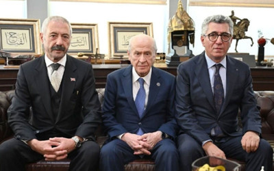 Bahçeli bir araya getirdi! Sarallar ve Şahinler, MHP Genel Merkezi'nde barıştı