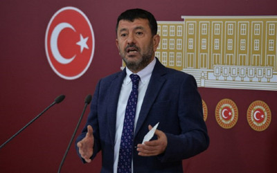 Milletvekili Veli Ağbaba pazarda fenalaşarak bayıldı