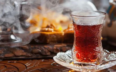 Çayı böyle içiyorsanız dikkat! Yıllardır yapılan bu alışkanlık sağlığınızı tehdit ediyor...