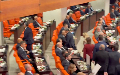 Meclis’te büyük saygısızlık! Cumhurbaşkanı konuşurken Yeni Partililer salonu terk etti