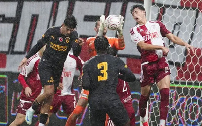 Galatasaray hazırlık maçında 3-0'dan döndü! Dursun Özbek maçı terk etti