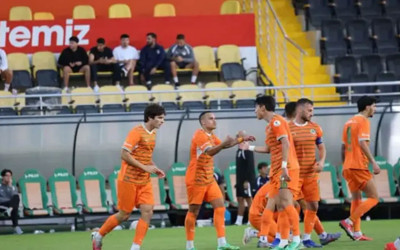 Alanyaspor Amed'e gol yağdırdı!