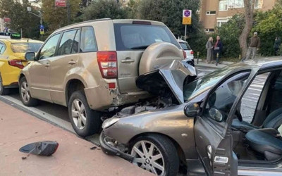 Beşiktaş'ta zincirleme kaza! 5 araç birbirine girdi