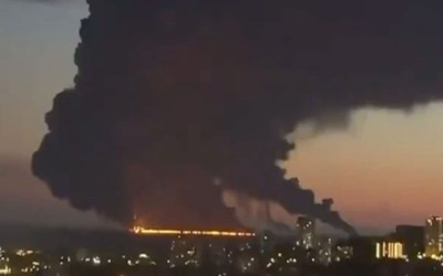 Rusya'nın Karadeniz liman kenti Soçi'de bulunan tankerde yangın çıktı