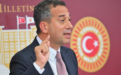 Ali Mahir Başarır'dan Cemil Tugay'a: Yüzünü değiştirsin o yüzle İzmir sokaklarında gezemez