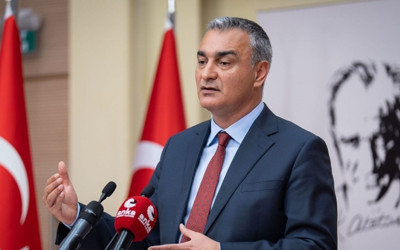 CHP Sözcüsü Müslim Sarı: Özgür Özel'e ilk defa katılıyorum; Partisini satıp gidenler haindir