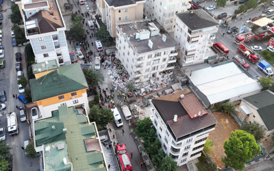Maltepe’de 7 katlı binanın alttaki 3 katı çöktü acı haber geldi