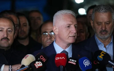 İstanbul Valisi Gül: Bütün ekipler 3 kişiye ulaşmak için çalışıyor