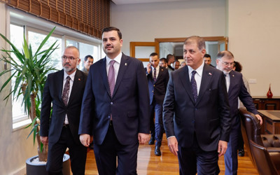 AK Partili İnan'dan İzmir Büyükşehir Belediye Başkanı Cemil Tugay'a ziyaret