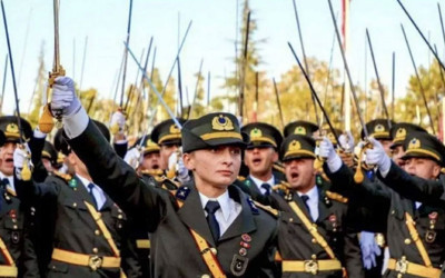 TSK'dan ihraç teğmenler, kılıçlı yeminden pişman mı?