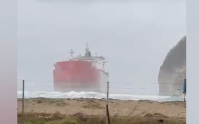 Çatalca'da gemi karaya oturdu