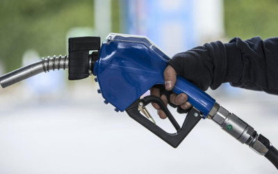 Peş peşe indirimler sonrası akaryakıt ucuzladı! Motorin ve benzinde litre fiyatı kaç lira oldu?