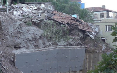 Bir kişi can vermişti, Zonguldak'ta çöken bina görüntülendi