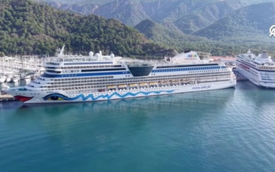 Dev kruvaziyer Marmaris'e geldi! 2 bin 916 turist ilçeye giriş yaptı