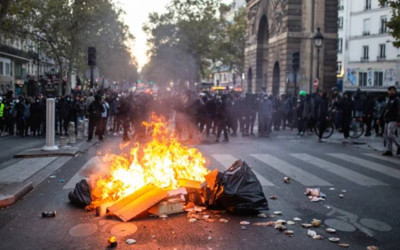 Fransa’da protestolar büyüyor: 70 bin polis görevlendirildi, 135 gözaltı