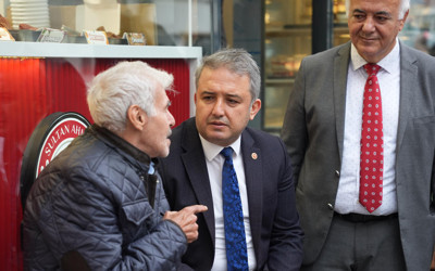 AK Parti İstanbul milletvekilleri Ataşehir, Bahçelievler ve Sarıyer’de vatandaşlarla buluştu