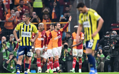 Galatasaray derbide Fenerbahçe'yi devirdi!