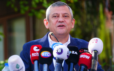 Özgür Özel'den Sırbistan ve Brezilya mesajı: Hiçbir düzen değişmez değildir
