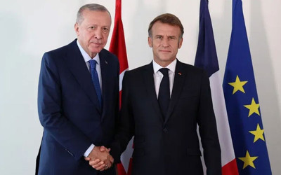 Cumhurbaşkanı Erdoğan, Macron ile görüştü! Türkiye'ye davet etti