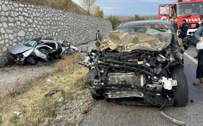 Çorum'da iki otomobil çarpıştı: 4 ölü, 2 yaralı