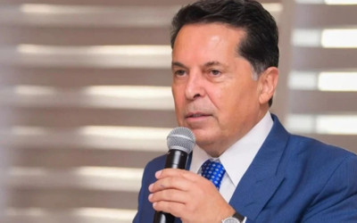 Esenyurt Belediye Başkanı Ahmet Özer, Yeni Parti'ye geçti