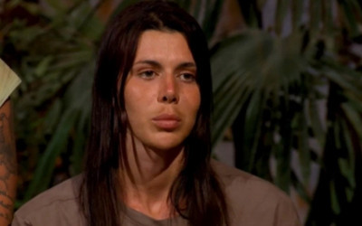 Survivor Nefise'nin başına gelene bakın! Yüzüne cam patladı