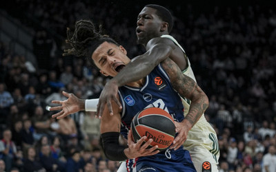 Anadolu Efes Panathinaikos'a parkeyi dar etti