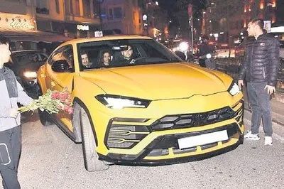 Faruk Sabancı fiyatı duyunca 40 milyon liralık arabasına kasko yaptırmadı - Resim: 0