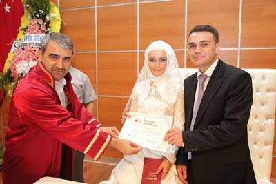 Evlilik okulundan mezun olup evlendiler - Resim: 1