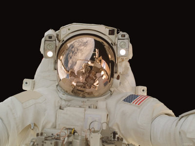 Astronotlar burunlarını nasıl kaşır? - Resim: 1