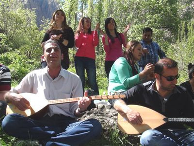 Aktütün'de barış halayı çekildi - Resim: 4