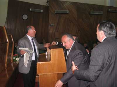 AK Partililer Sözcü gazetesini yırttı! - Resim: 4