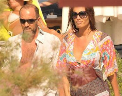 Ünlülerin eşleri ne iş yapıyor? - Resim: 2