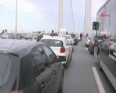 Türkiye'de hayat 09:05'de durdu! - Resim: 2