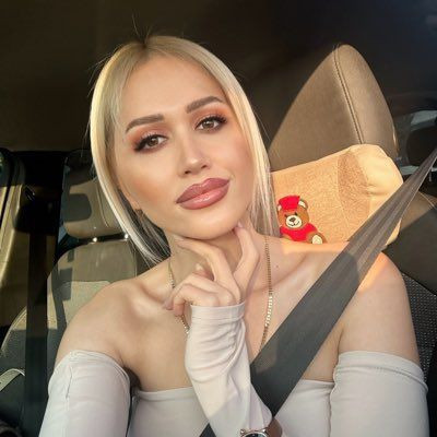 Manken muhtar adayından 'Kocalarımızı baştan mı çıkaracaksın!' diyenlere olay cevap! 'O para arabamın mazotuna yetmez' - Resim: 1