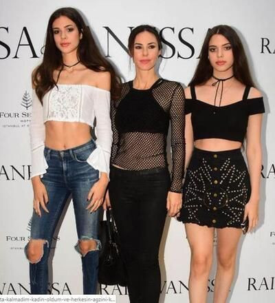 16 yaşına girdi! Defne Samyeli'nin kızı Derin Talu mayolu pozuyla salladı - Resim: 1