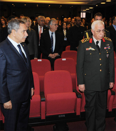 Arınç ve Koşaner buzları eritti! - Resim: 1