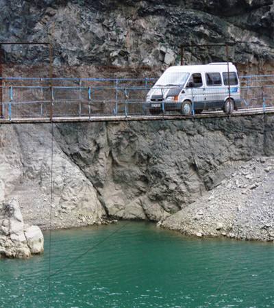 Kestirmeden ölüme meydan okuyorlar - Resim: 4