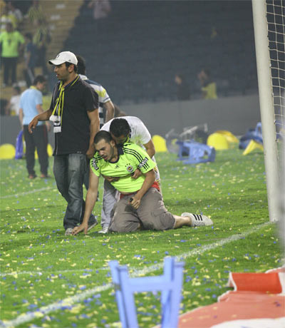Fenerbahçeliler böyle yıkıldı - Resim: 4