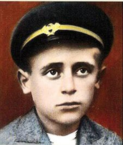 Fotoğraftaki çok ünlü siyasetçiyi tanıyabildiniz mi? - Resim: 2