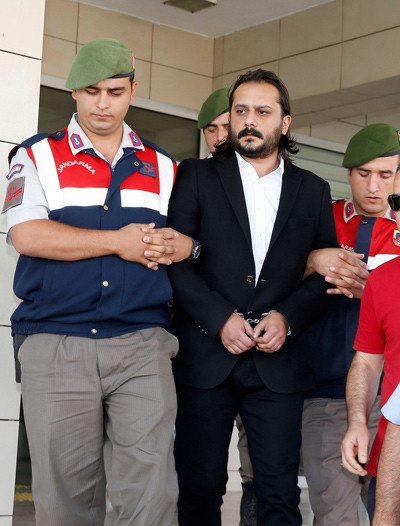 Emrah Serbes'in foyası ortayı çıktı! Meğer herkesi kandırmış - Resim: 2