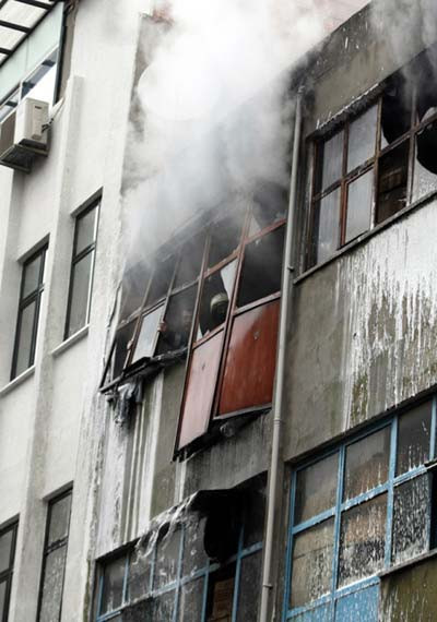 Bayrampaşa alev alev yandı! - Resim: 1