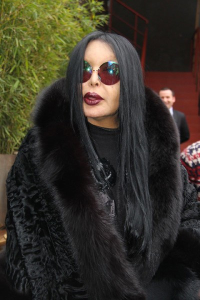 'Kulak nasıl çekilir'i göstermeye hazırlanıyor! - Resim: 3