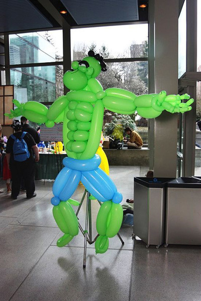 Bir gariplik varmış gibi görünse de... - Resim: 2