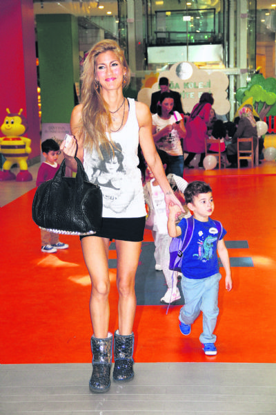 Aman bebek Tatlıses'e benzemesin! - Resim: 3