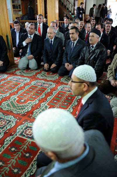 Kılıçdaroğlu mevlide katıldı! - Resim: 3