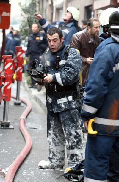 Bayrampaşa alev alev yandı! - Resim: 2