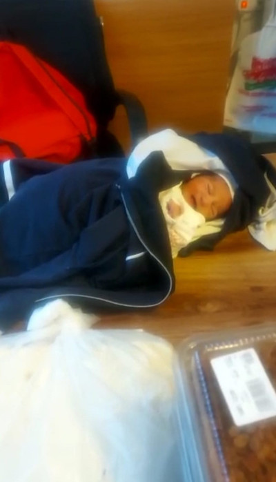 Afyonkarahisar'da 3 günlük bebeği alüminyum folyoya sarıp sokağa bıraktılar - Resim: 0