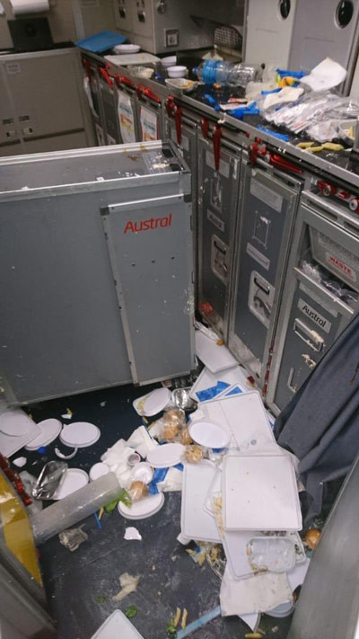 Yolcu uçağında dehşet anları! Çığlıklar ve ağlama sesleri yükseldi - Resim: 4