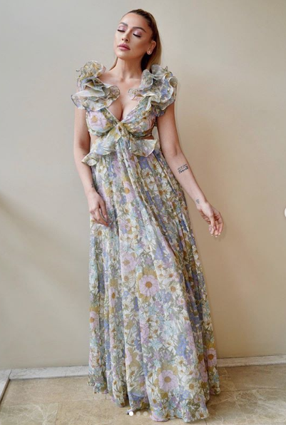 Hadise Kaan Yıldırım'la aşk yaşıyor fotoğraftaki köpek detayı ele verdi - Resim: 1